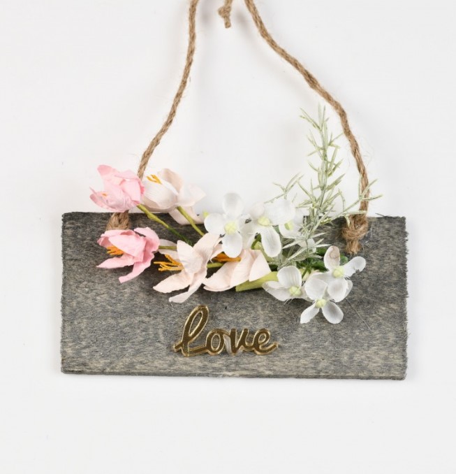 Κρεμαστό Ξύλινο καδράκι με ροζ λουλούδια και plexiglass love 15Χ20CM Μπομπονιέρα Βάπτισης-Γάμου Τιμή 1.75€