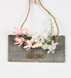 Κρεμαστό Ξύλινο καδράκι με ροζ λουλούδια και plexiglass love 15Χ20CM Μπομπονιέρα Βάπτισης-Γάμου Τιμή 1.75€